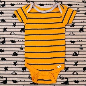 ° SZ 6-9MO • NWOT • Onesie °